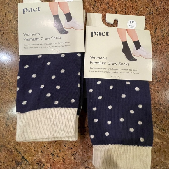Pact Eclipse Dot Premium Crew Socks Two Pair NWT! Retail: $24 - Picture 2 of 8